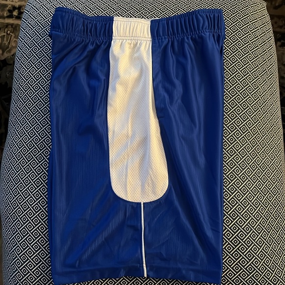 🏀 Under Armour royal blue basketball shorts size Large EUC - Picture 3 of 6